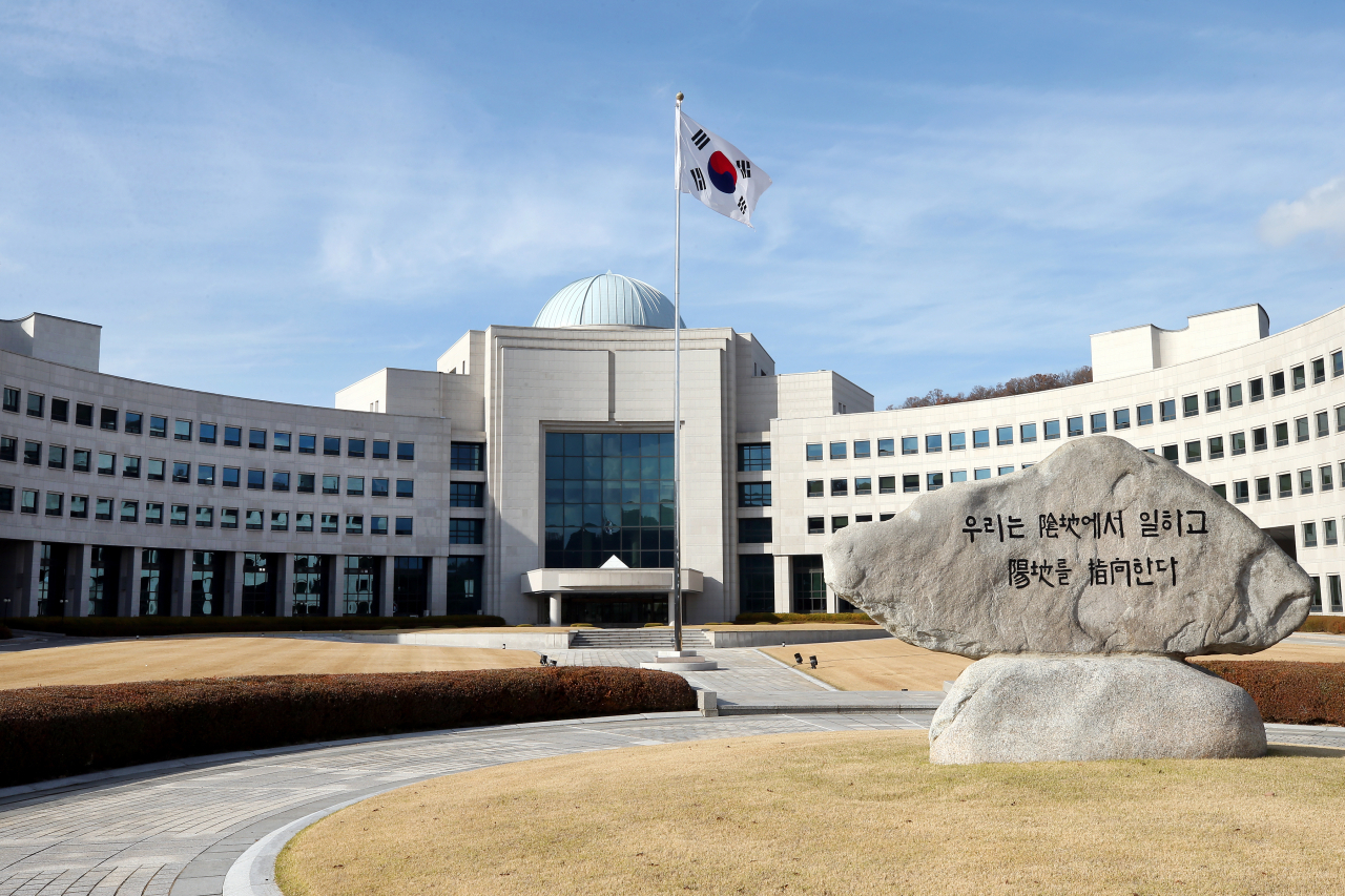 Dead body of suspected N. Korean found on western island coast