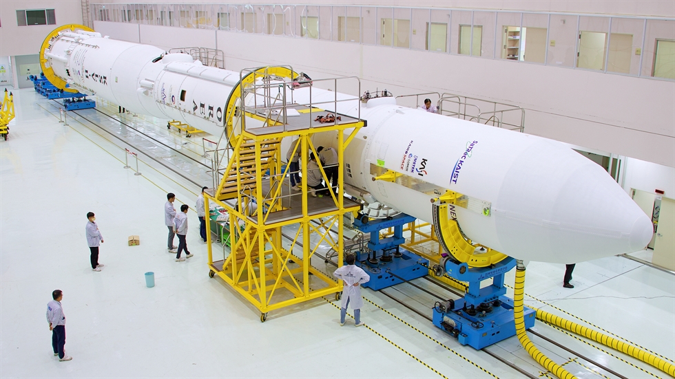 Korea to complete assembly of homegrown space rocket Nuri for this week’s launch