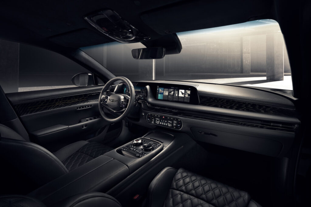 [Photo News] All-black Genesis G90
