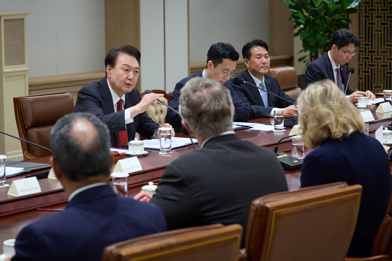 Yoon calls for US lawmakers’ support for S. Korean firms