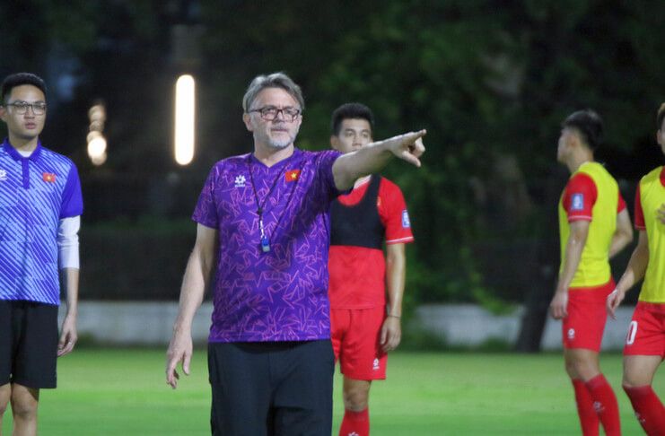 Timnas Vietnam Ingin Ulang Tahun Philippe Troussier Dirayakan Di SUGBK