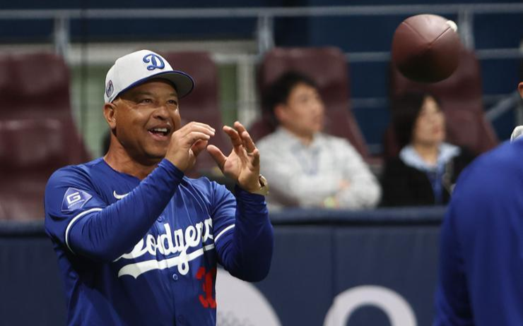 Dodgers manager Roberts recounts fond memories with Korean players