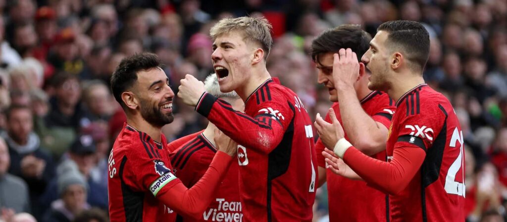 Dwight Yorke says Rasmus Hojlund is “still not convincing enough” despite his upturn in fortunes – Man United News And Transfer News