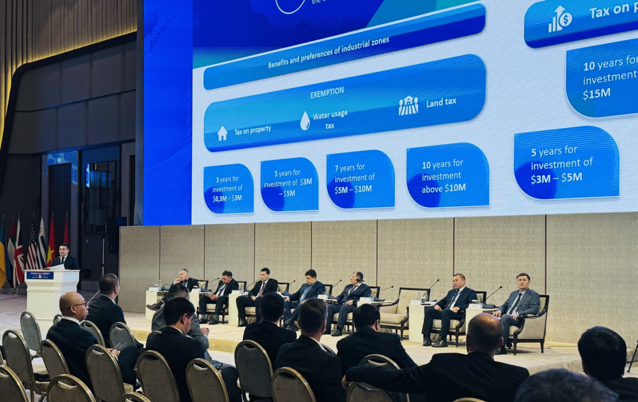 Panelists attend a discussion on Investment potential of the regions of Uzbekistan at the Tashkent Investment Forum held at Tashkent City Congress Hall in Tashkent on Friday. (Sanjay Kumar/ngopihangat)