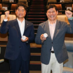 Watching baseball games in theaters to bring new cheering culture