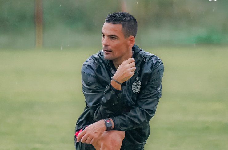 Carlos Pena Butuh Pemain Baru