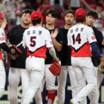 KBO-leading Kia Tigers extend lead after consecutive weekend wins against top rival