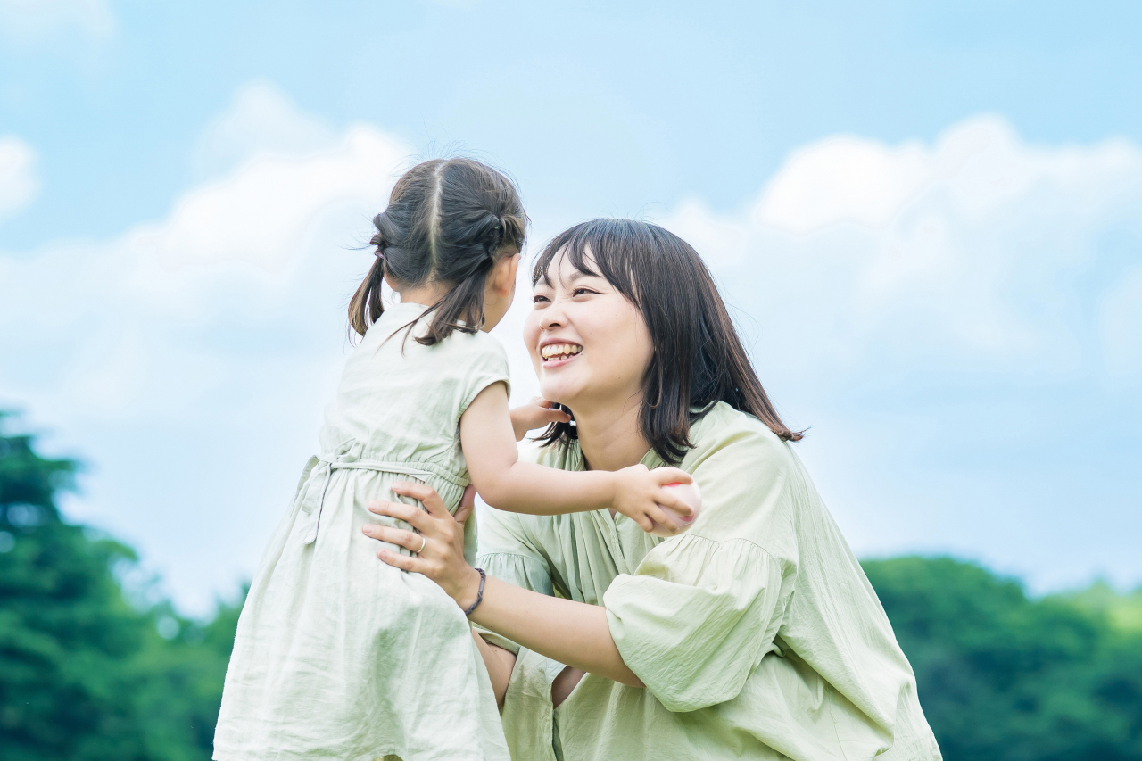More young Koreans support having kids without marrying: study