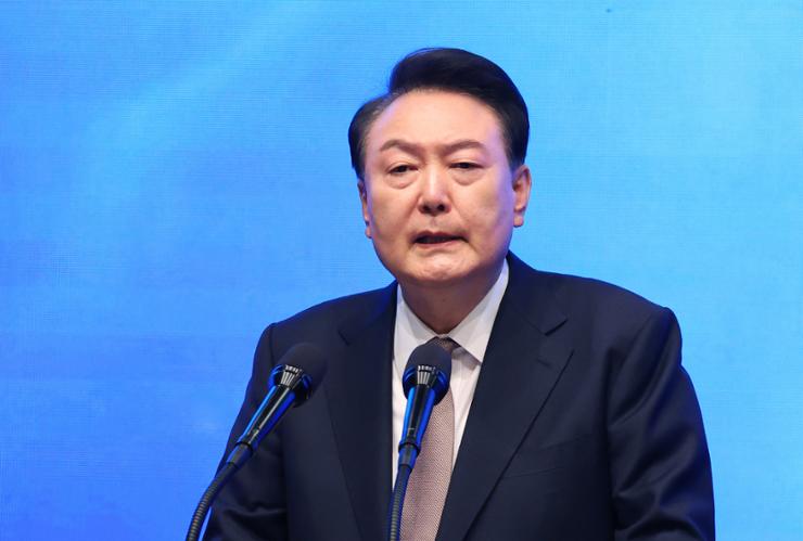 Yoon Suk Yeol’s approval rating inches up to 25.7%: poll