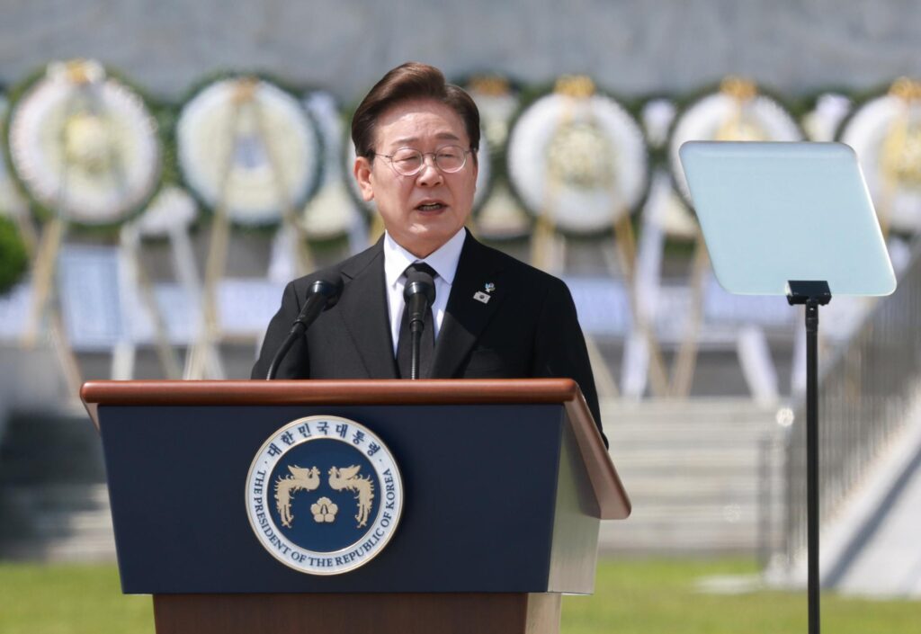 Lee calls rewarding patriotism national responsibility, duty