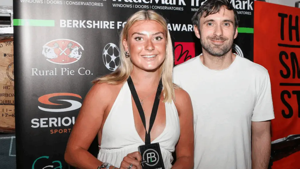 Referee Lola Pollard. Photo: Darren Woolley.