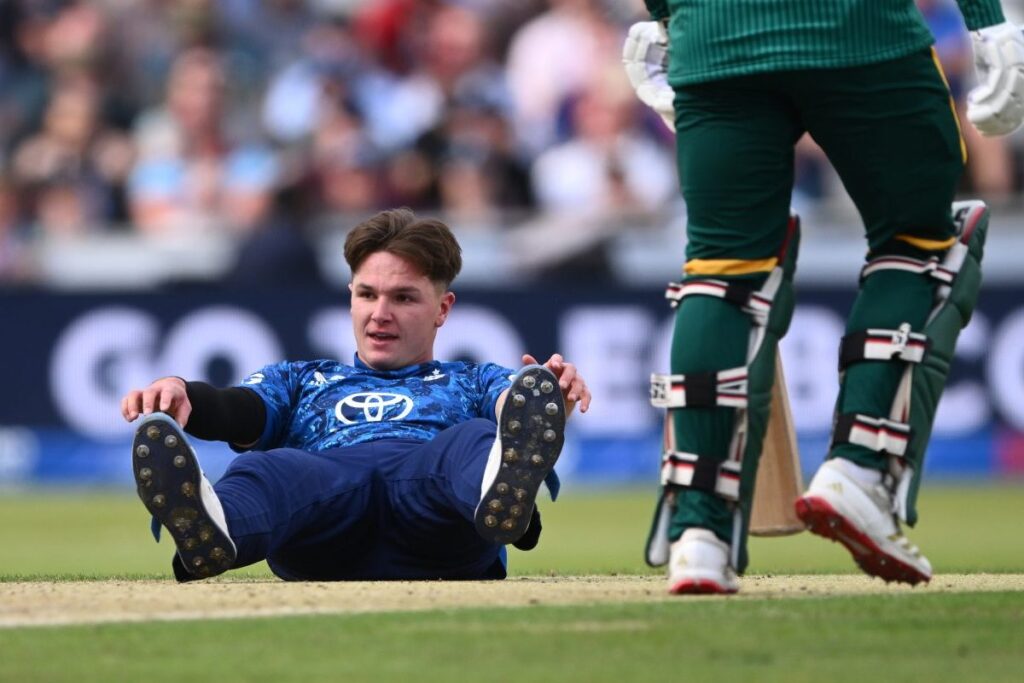 England ready to halt ODI over emergency alert test