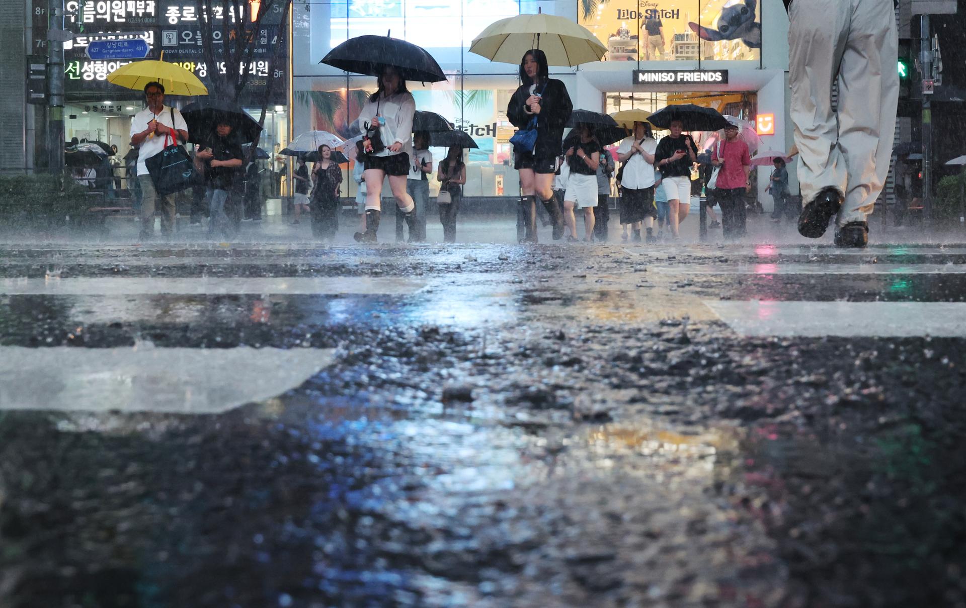 Rain forecast for central regions, drought-hit east coast