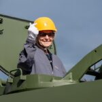Hanwha Group invites US Korean War veterans to defense production sites