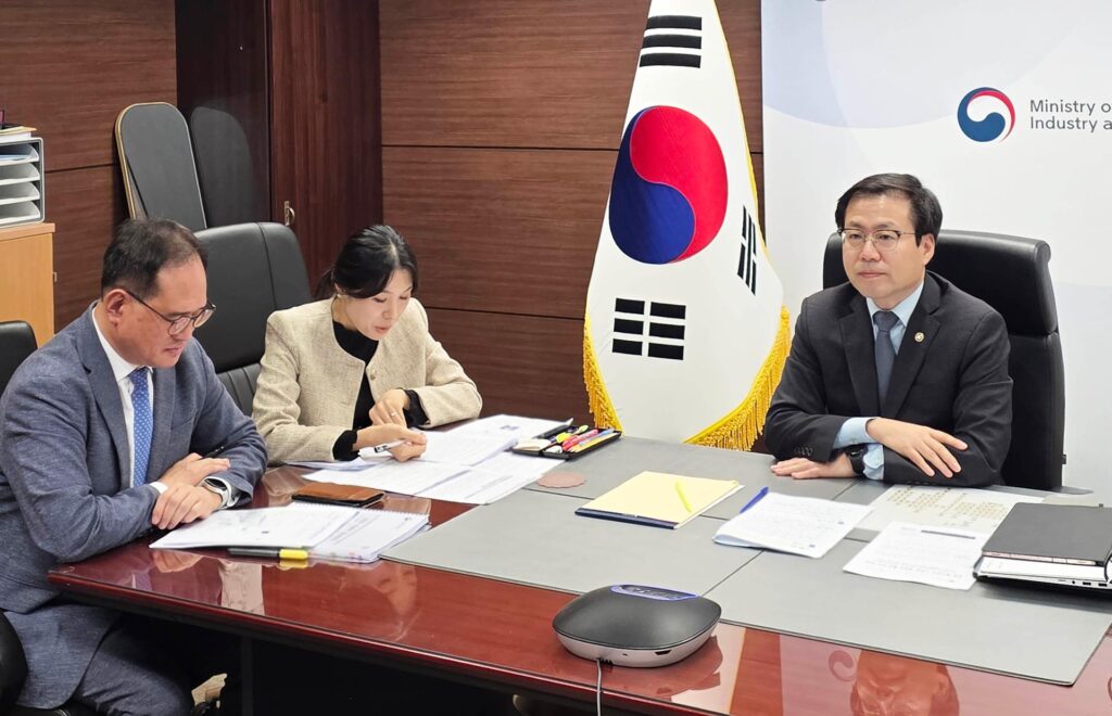 Trade minister raises concerns over China’s Hanwha sanctions in high-level talks