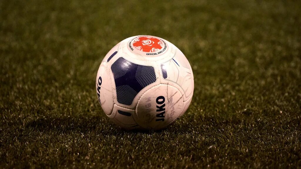 Former Newbury Town winger quits as Celtic boss