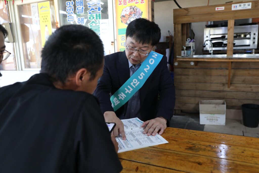 Stats minister urges participation in 100th‑anniversary census amid record foreign resident population