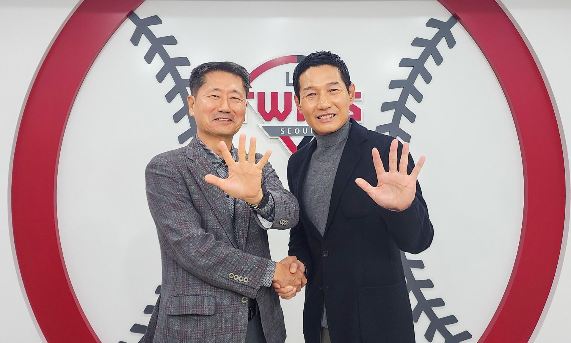 Korean Series champions LG Twins re-sign manager Youm