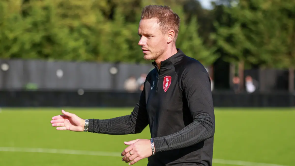 Bracknell Town manager Matthew Saunders resigns