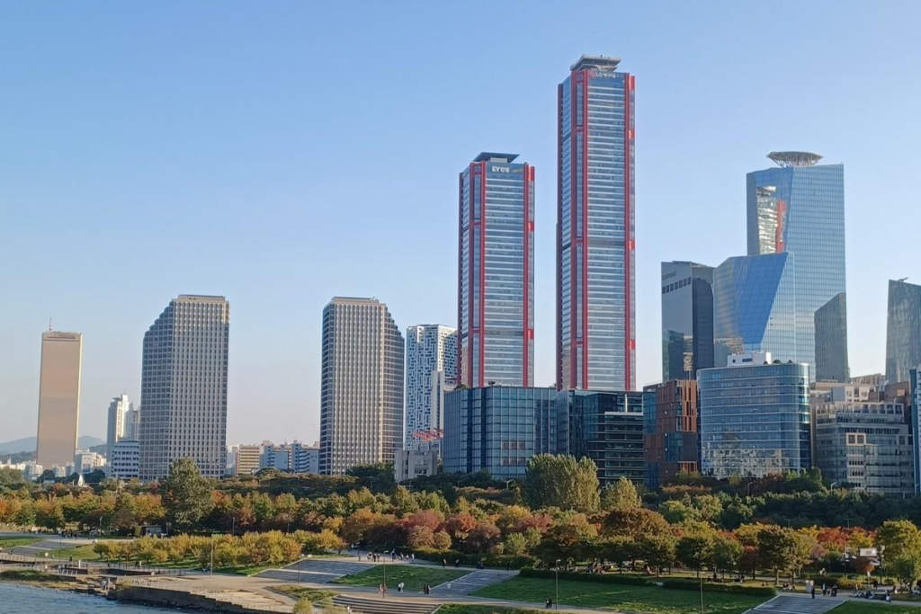 Non-listed firms take up nearly 70% of financial AI patent application: report