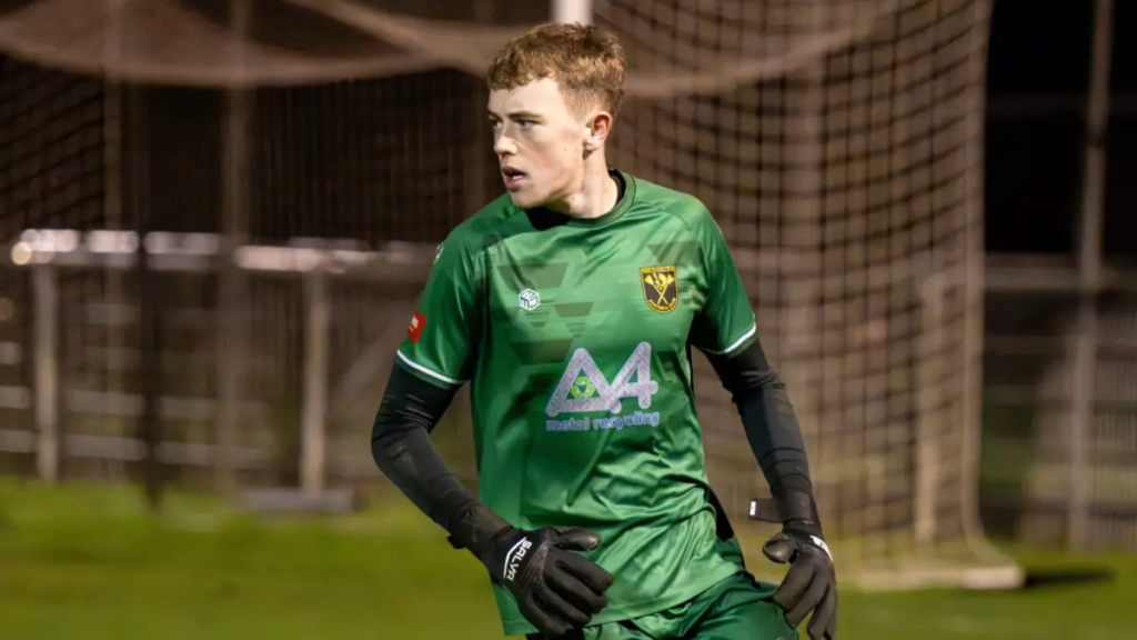 Reading FC take a look at Tadley Calleva goalkeeper after “outstanding performances” – Football in Berkshire