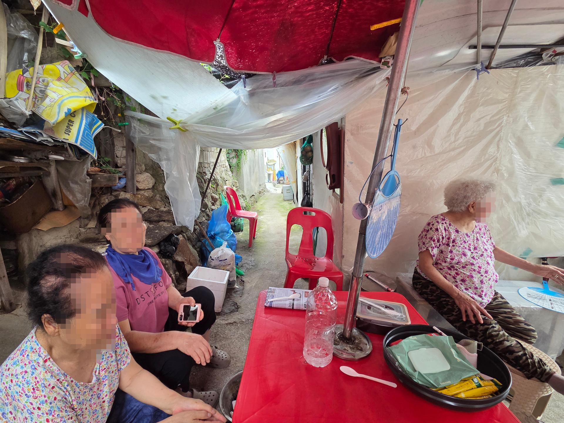 Extreme heat exposes daily hardships of Seoul’s most vulnerable